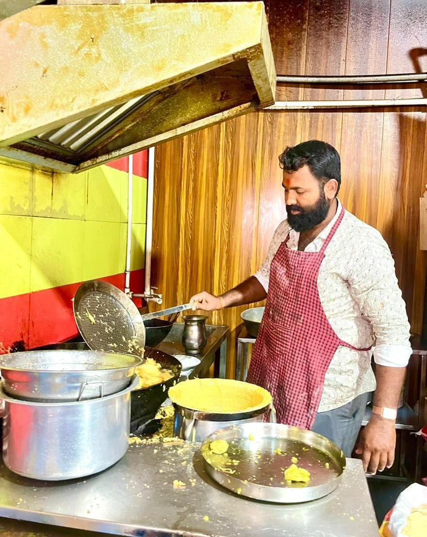 Puneri Vadapav 4